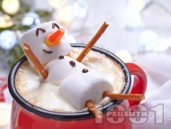 Рецепта Домашен горещ шоколад с маршмелоу подходящ за деца (за Коледа или Нова Година)